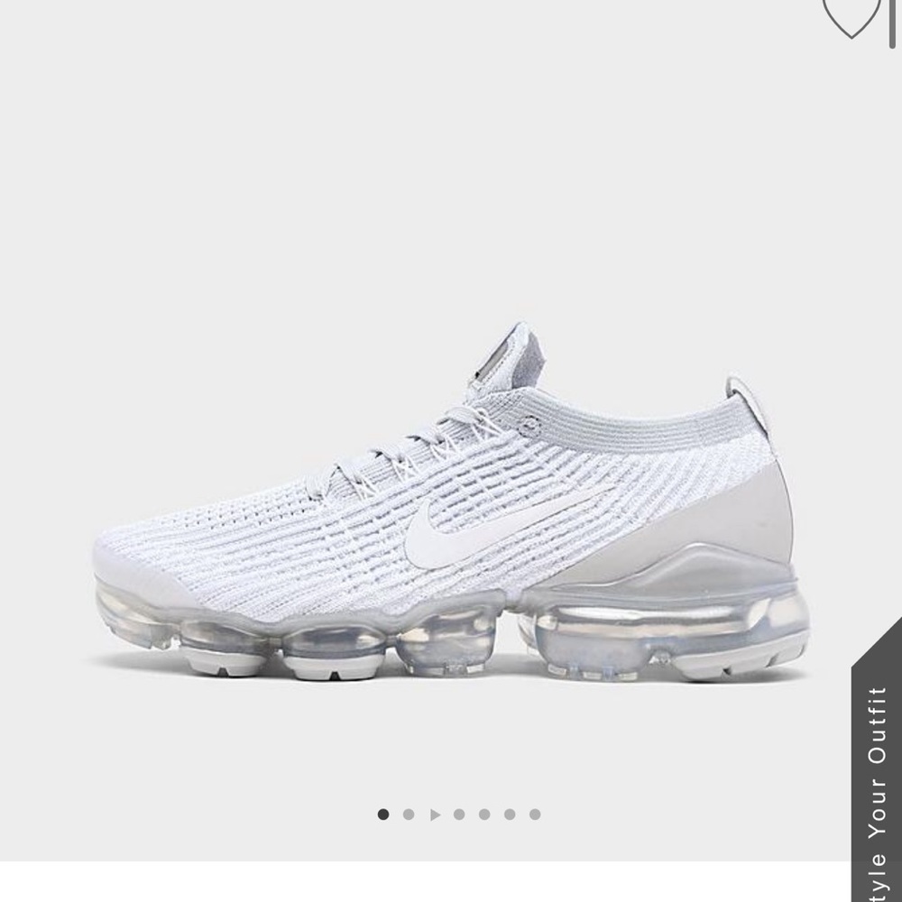 Women’s Nike fly knit vapor max 3 running shoes for balance shoes! Size 6.5W